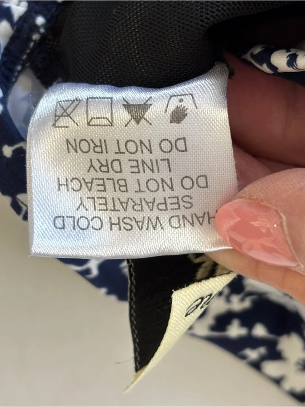 Alisha Levine 14 One Piece Navy & White Floral Skirted Swimsuit Underwire - Picture 8 of 9